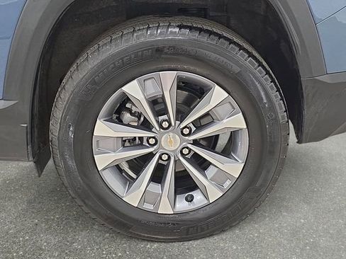 Used 2025 Chevrolet Equinox LT image 30