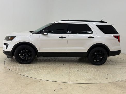 Used 2018 Ford Explorer Sport AWD/4WD image 2