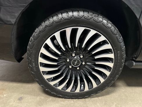 Used 2020 Lincoln Navigator L Black Label w/ Cargo Convenience Package AWD/4WD image 22