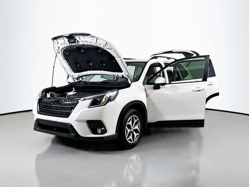 Used 2022 Subaru Forester Premium AWD/4WD image 21