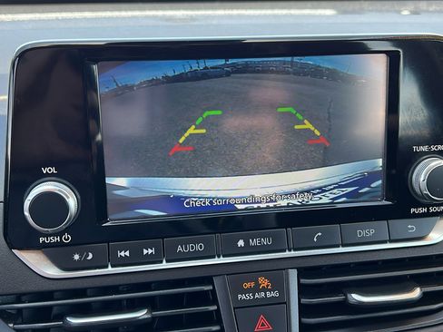 Used 2024 Nissan Altima 2.5 S FWD image 21