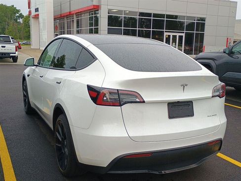 Used 2023 Tesla Model Y Long Range AWD/4WD image 3