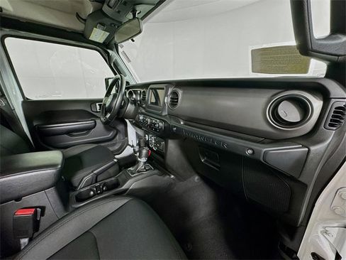 Used 2021 Jeep Wrangler Unlimited Sport image 33