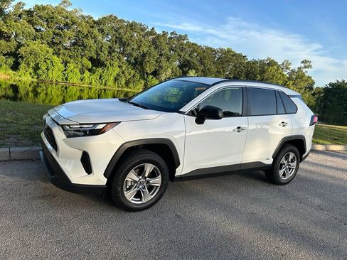 Certified 2025 Toyota RAV4 LE AWD/4WD image 2