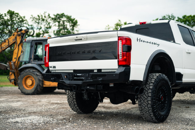 New 2026 Ford F250 Lariat w/ Black Appearance Package AWD/4WD image 9
