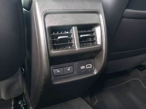 Used 2022 Cadillac XT4 Premium Luxury w/ Technology Package FWD image 18