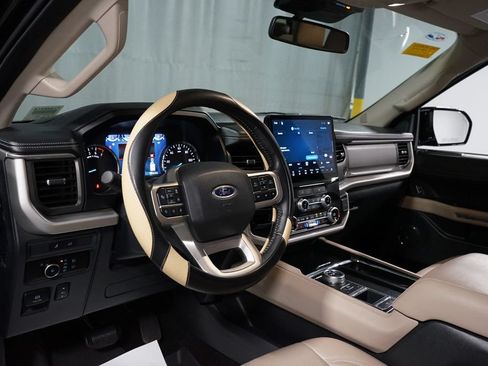 Used 2023 Ford Expedition XLT RWD image 11