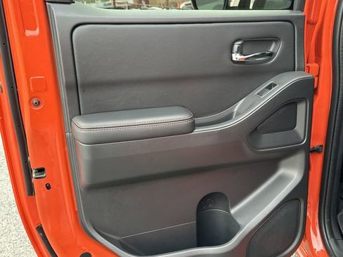 Used 2025 Nissan Frontier Pro-X RWD image 7
