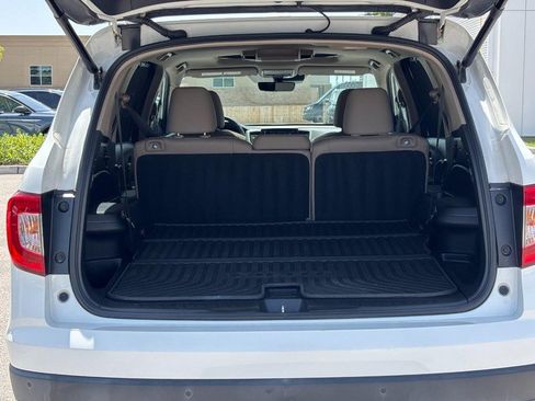 Used 2020 Honda Pilot Touring image 9