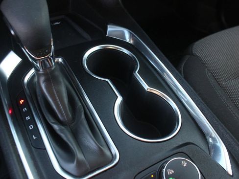 Used 2023 Chevrolet Traverse LT image 23