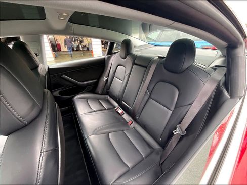 Used 2018 Tesla Model 3 Long Range image 25