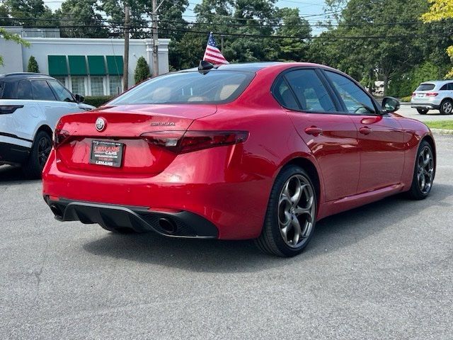 Used 2021 Alfa Romeo Giulia Ti Sport AWD/4WD image 5