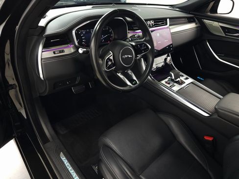 Used 2022 Jaguar XF R-Dynamic SE image 20