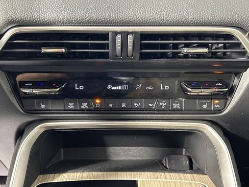 Used 2024 MAZDA CX-90 Plug-In Hybrid w/ Preferred AWD/4WD image 24