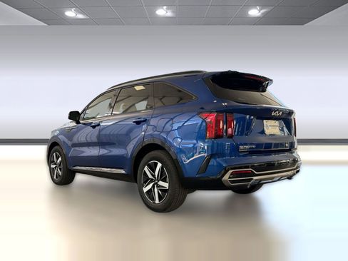 Used 2023 Kia Sorento S w/ Panoramic Sunroof Package FWD image 3