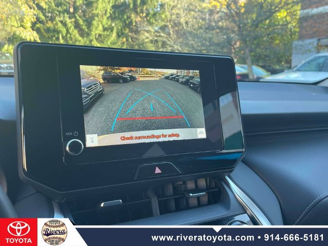 Used 2024 Toyota Venza LE AWD/4WD image 29