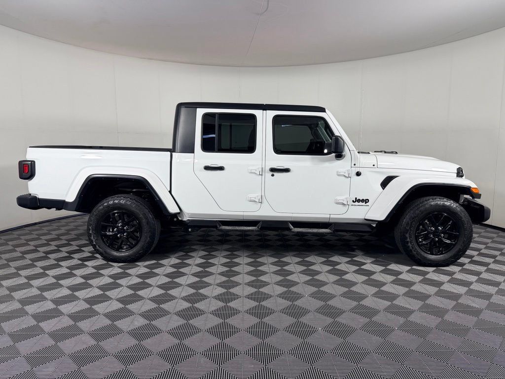 Used 2023 Jeep Gladiator Sport AWD/4WD image 7