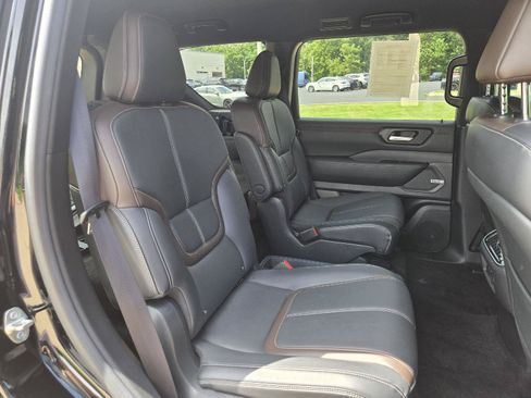 Used 2025 Nissan Armada SL w/ Captain's Chari Seat Package AWD/4WD image 29