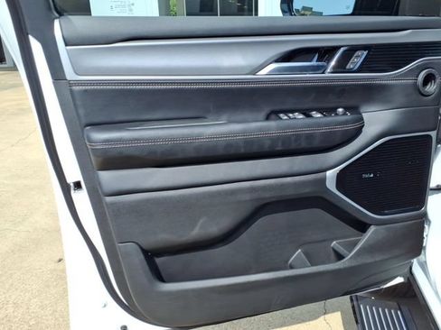 New 2026 Jeep Grand Wagoneer Limited AWD/4WD image 23