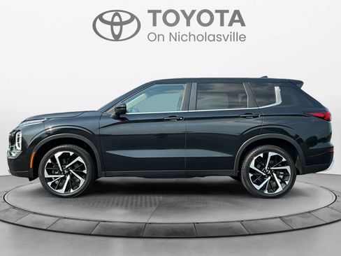 Used 2024 Mitsubishi Outlander SE AWD/4WD image 2