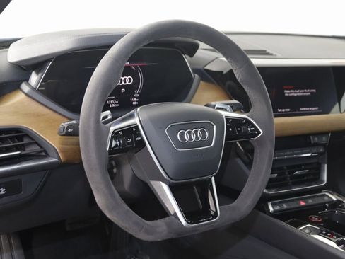 Used 2023 Audi e-tron GT Premium Plus image 6