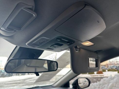 Used 2023 Toyota Camry SE image 12