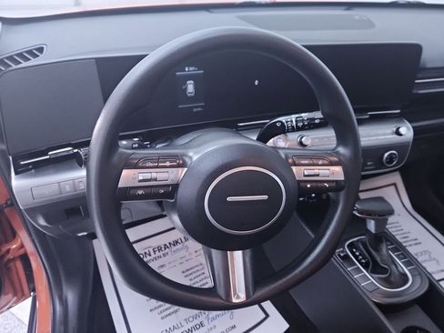 Used 2025 Hyundai Kona SE FWD image 14