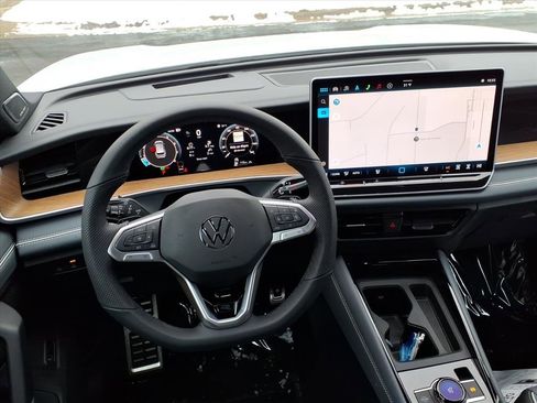 New 2026 Volkswagen Tiguan SEL R-Line image 8