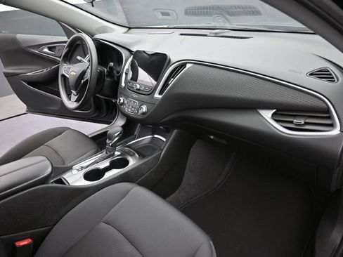 Used 2025 Chevrolet Malibu LT FWD image 14