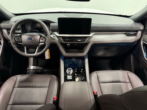 New 2026 Ford Explorer Platinum image 32