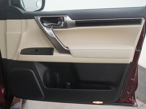 Used 2022 Lexus GX 460 Luxury w/ Sport Design Package image 13