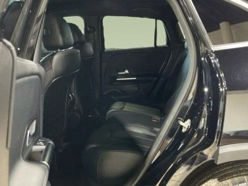 Used 2022 Mercedes-Benz GLA 250 w/ Premium Package Lite image 11