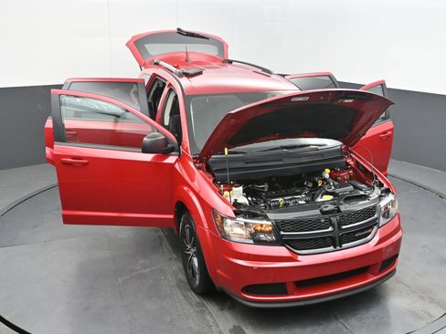 Used 2018 Dodge Journey SE w/ Blacktop Package FWD image 39