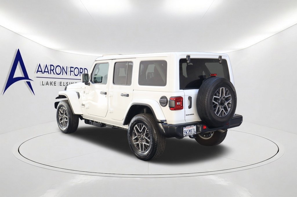 Used 2026 Jeep Wrangler Unlimited Sahara AWD/4WD image 7