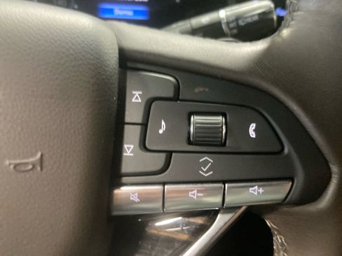 Used 2023 Cadillac Escalade Premium Luxury image 30