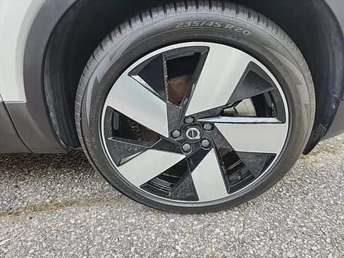 Certified 2024 Volvo XC40 Recharge Ultimate w/ Protection Package Premier AWD/4WD image 12