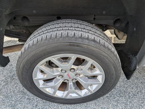 Used 2017 GMC Sierra 1500 SLT w/ SLT Premium Package AWD/4WD image 6