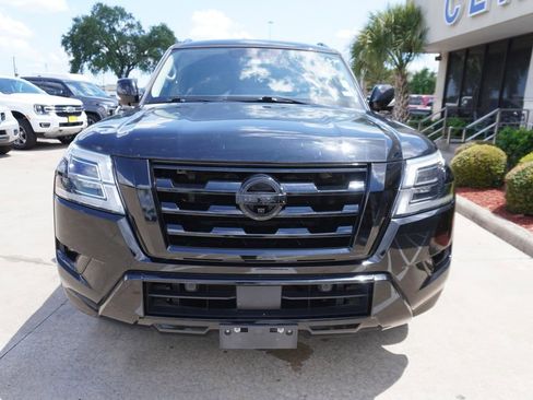 Used 2022 Nissan Armada Platinum w/ Captain's Chairs Package AWD/4WD image 2