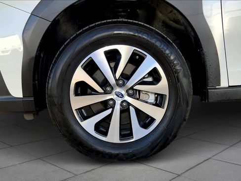 Used 2023 Subaru Outback image 9