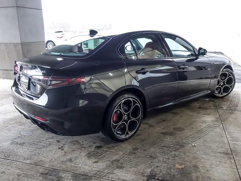 New 2025 Alfa Romeo Giulia Veloce w/ Veloce Package AWD image 6