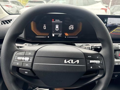 Used 2025 Kia K4 FWD image 27