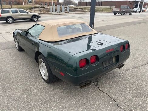Used 1992 Chevrolet Corvette Convertible RWD image 3