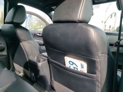 Used 2019 Toyota Tacoma TRD Sport w/ TRD Premium Sport Package image 23