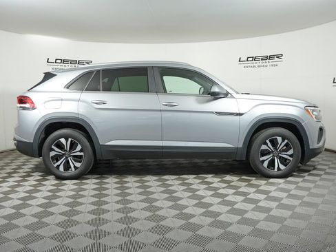 Used 2024 Volkswagen Atlas Cross Sport SE AWD/4WD image 6