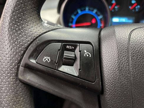Used 2015 Chevrolet Cruze LT image 28