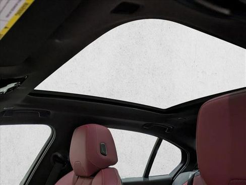 Used 2026 BMW 550e xDrive image 16