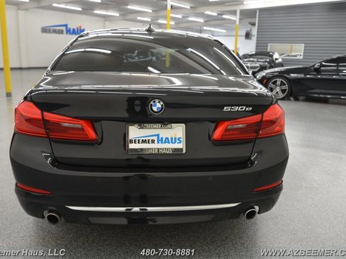 Used 2018 BMW 530e image 11