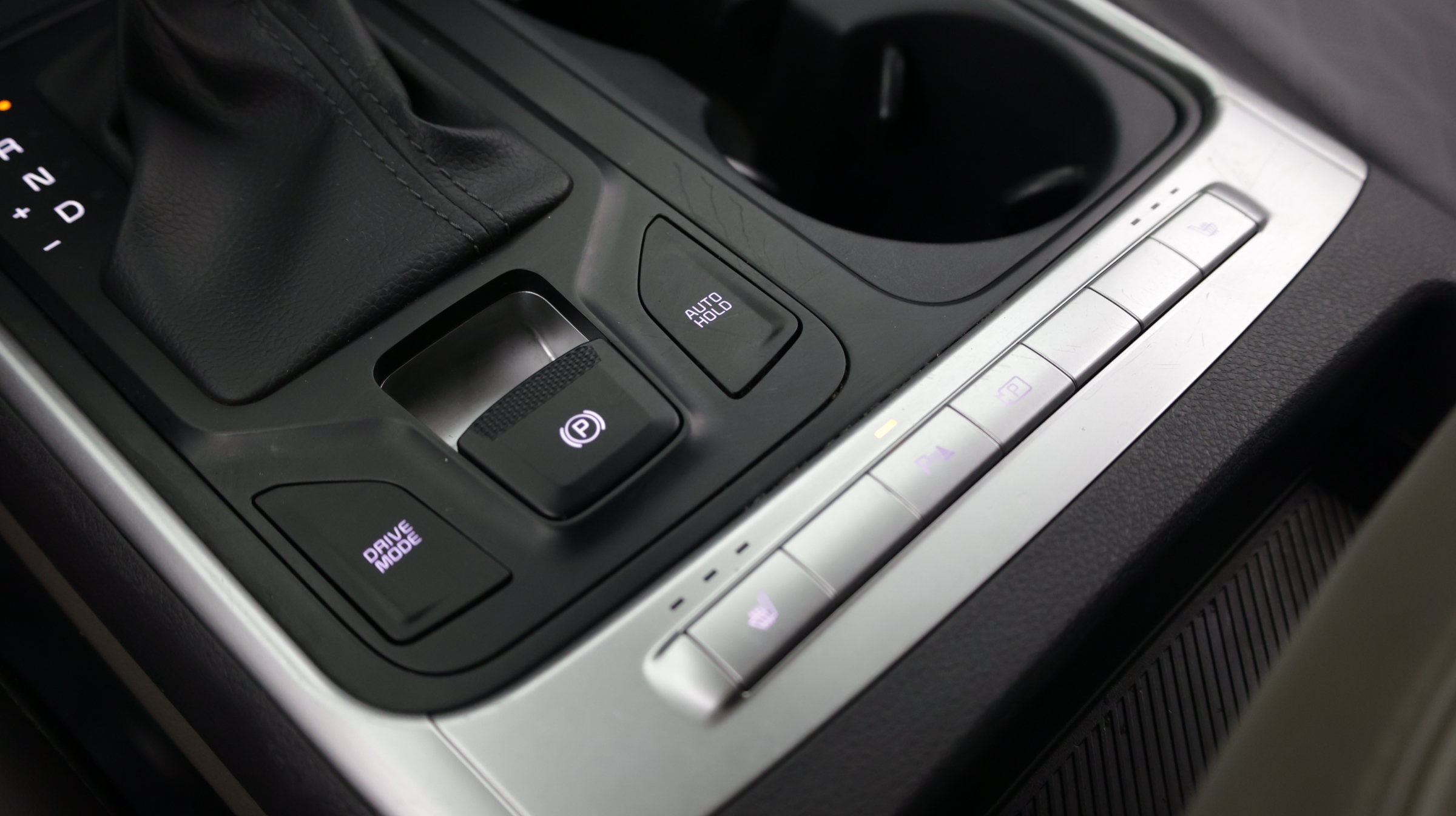 Used 2025 Kia Carnival FWD image 19