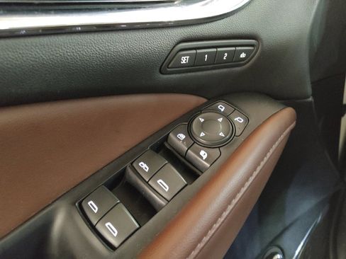 Used 2018 Buick Enclave Avenir w/ Avenir Technology Package image 27