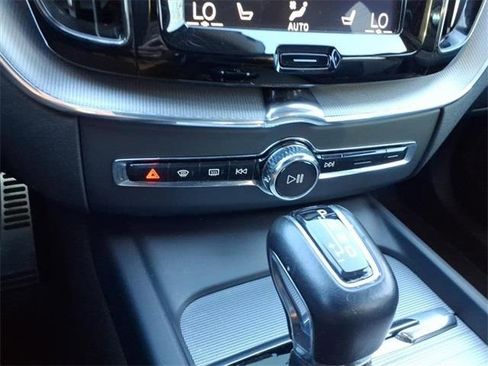 Used 2020 Volvo XC60 T5 R-Design w/ Protection Package Premier image 26